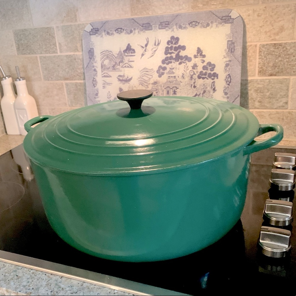 💫 Vintage Le Creuset Enameled Cast Iron Signature Round Dutch Oven, 13.25 qt.